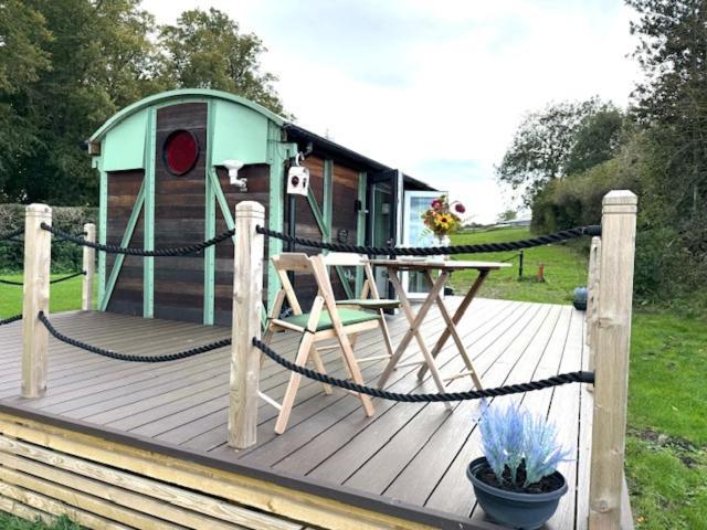 Ted'S Shed Apartment Bishop Auckland Bagian luar foto