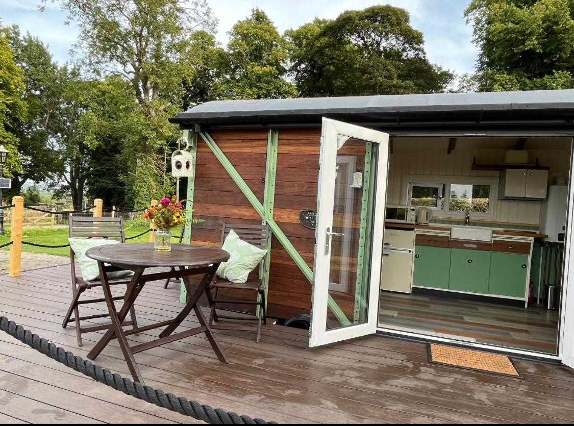 Ted'S Shed Apartment Bishop Auckland Bagian luar foto